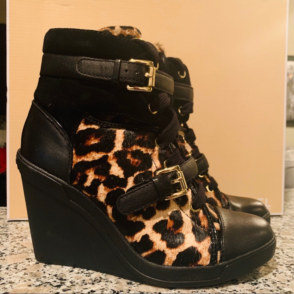 NIB Michael Kors printed haircalf wedges